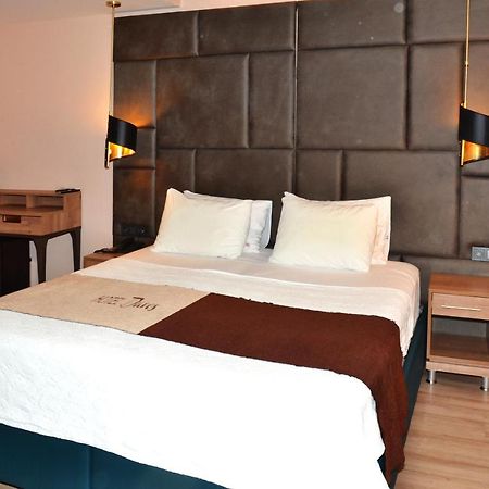 Hotel Davos Istanboel Buitenkant foto