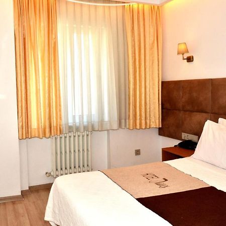 Hotel Davos Istanboel Buitenkant foto